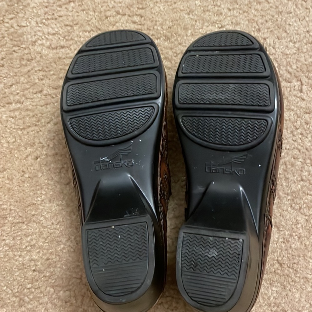Womens Dansko Brown Leather Clogs. Size 38 - Picture 4 of 8